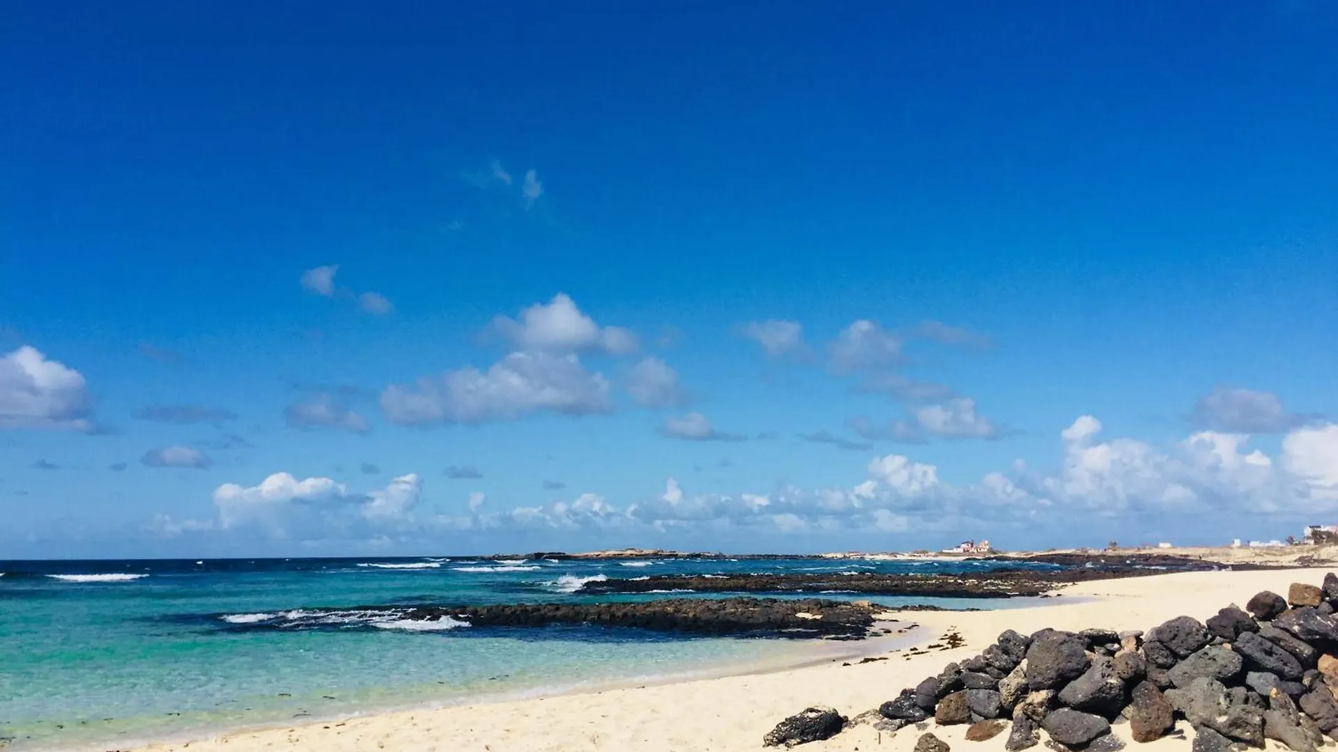 Beach House With The Heated Pool Next To Rocky Point Corralejo 0*,  Spain