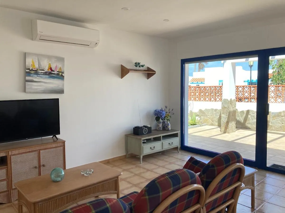 Beach House With The Heated Pool Next To Rocky Point Corralejo
