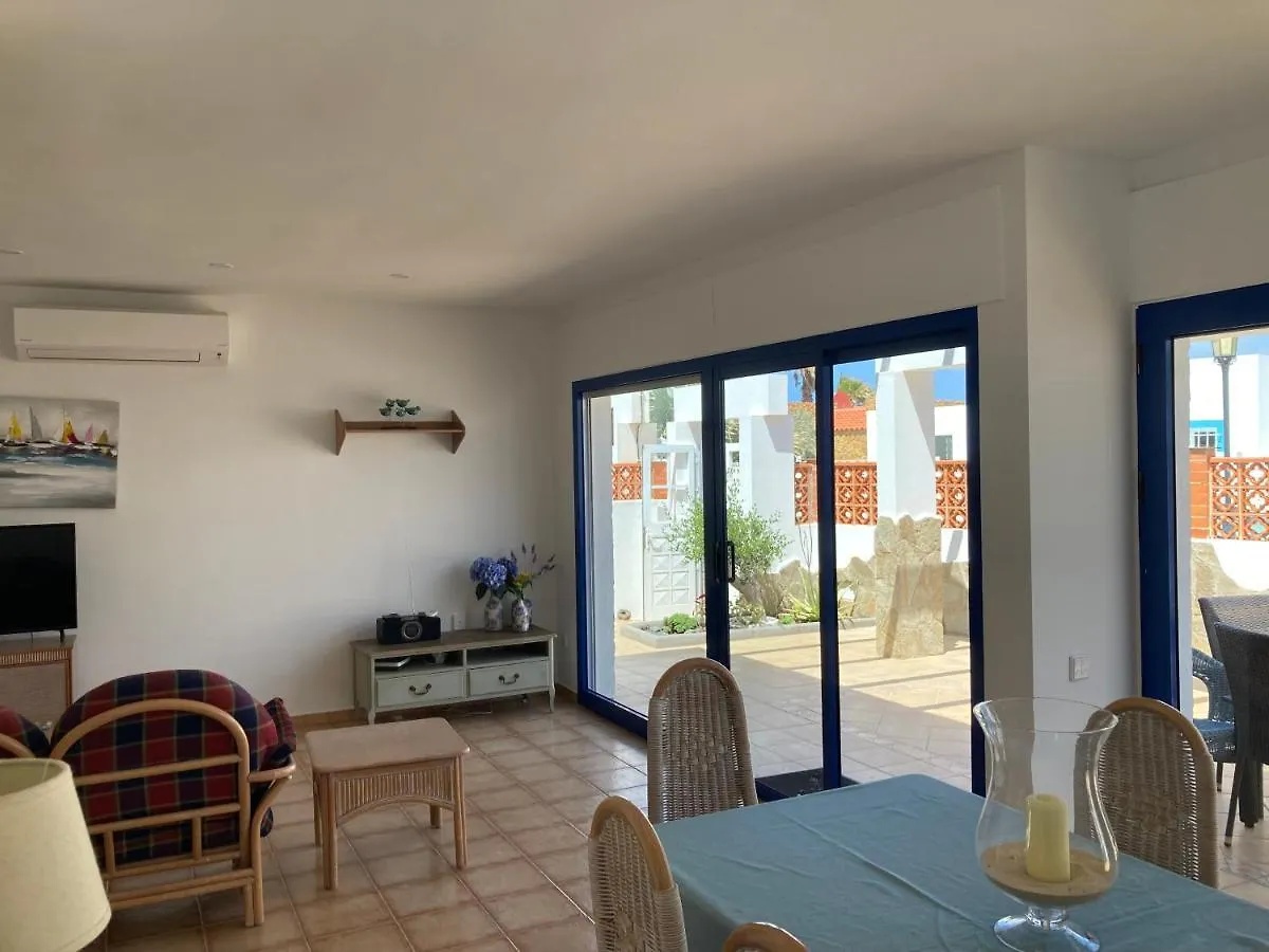 Beach House With The Heated Pool Next To Rocky Point Corralejo