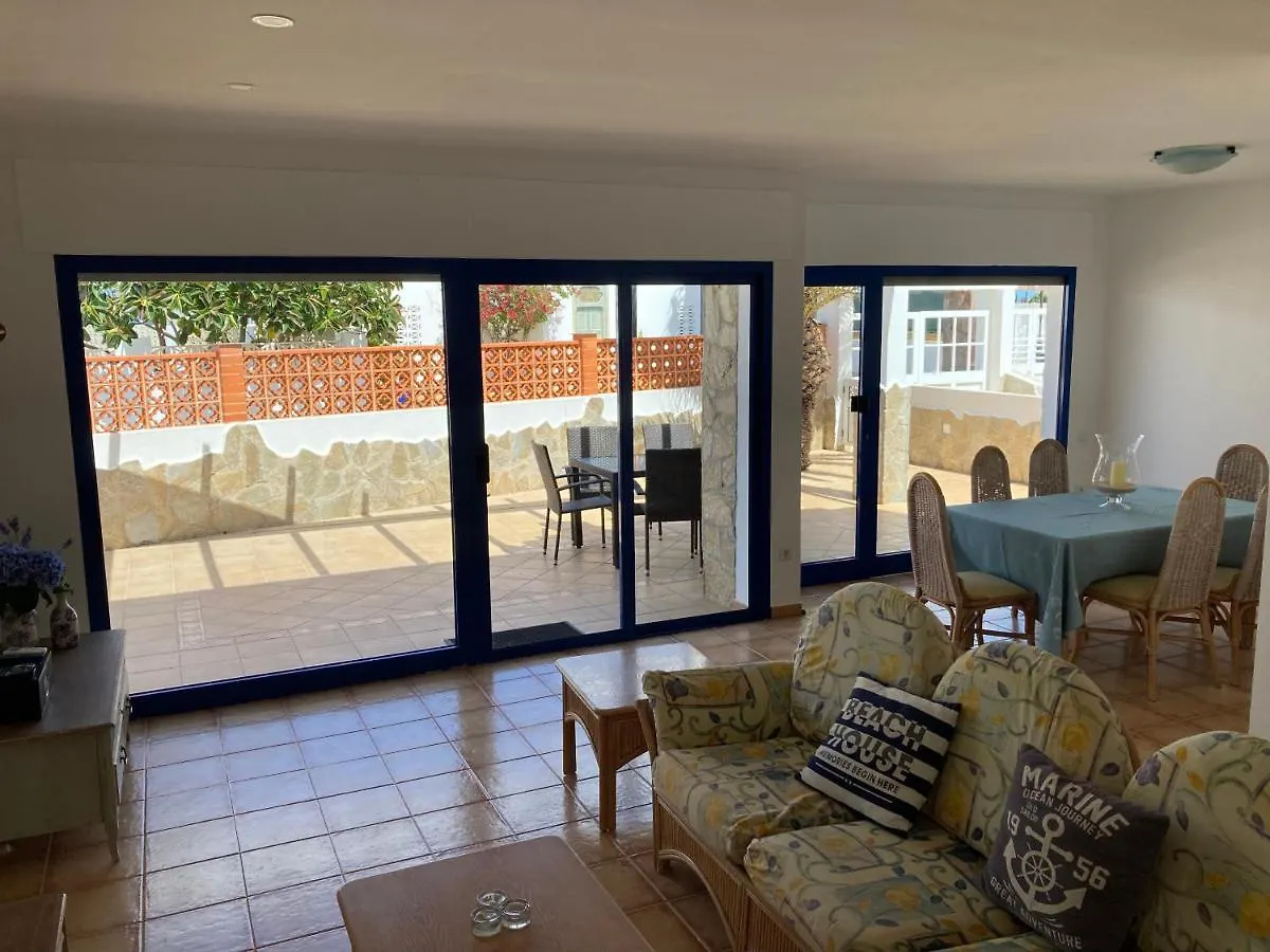 Beach House With The Heated Pool Next To Rocky Point Corralejo