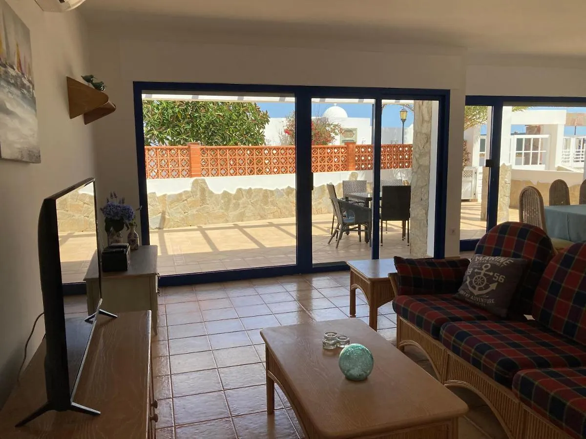 Villa Beach House With The Heated Pool Next To Rocky Point Corralejo